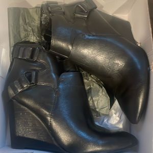 Nine West Heel Boots! Great condition!